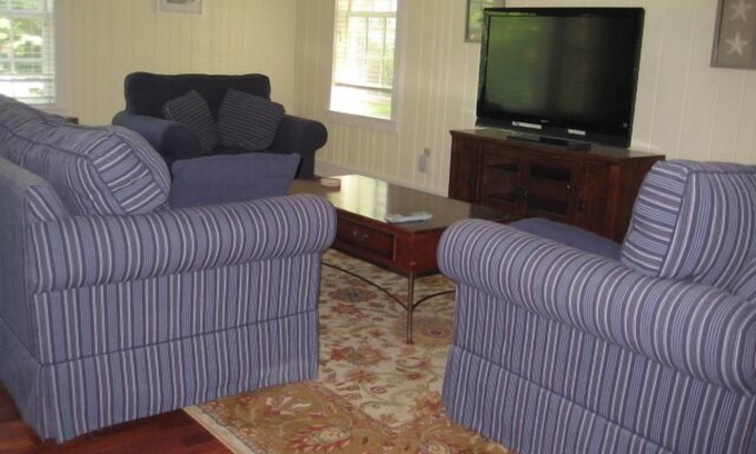 Wolfeboro Cottage | Quaint Cottage, Closse To Center Of Wolfeboro