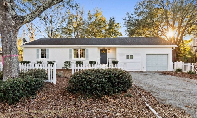 Mount Pleasant House | Quaint Cottage-Great Location with Hot Tub!