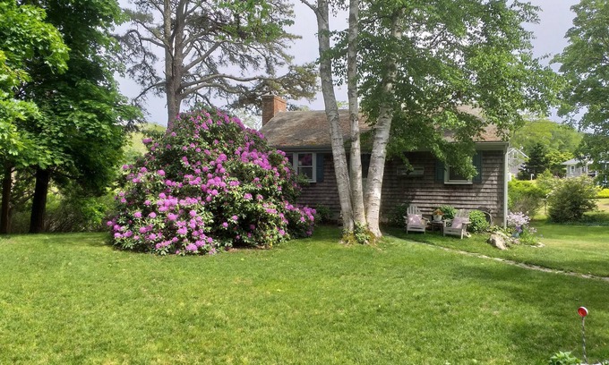 East Orleans House | Quaint Cottage in Desirable East Orleans