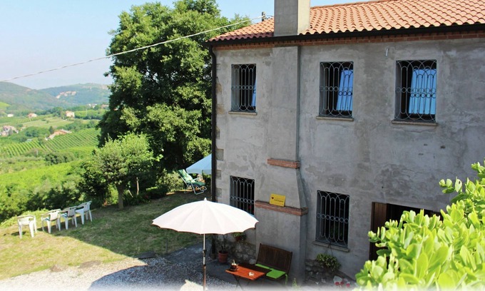 Cornoleda Cottage | Quaint Cottage in Cornoleda with Garden only 1 hour away to Venice