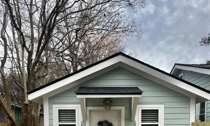 Summerville Historic District Cottage | Quaint cottage in the heart of Summerville.