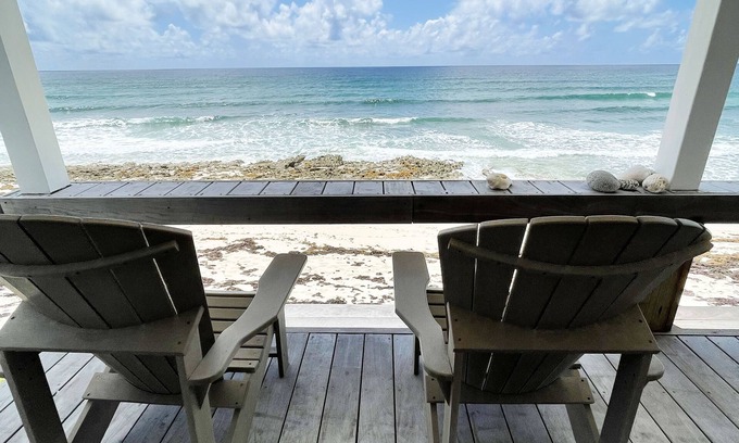 Hope Town Villa | Quaint Cottage On The Beach in the South End