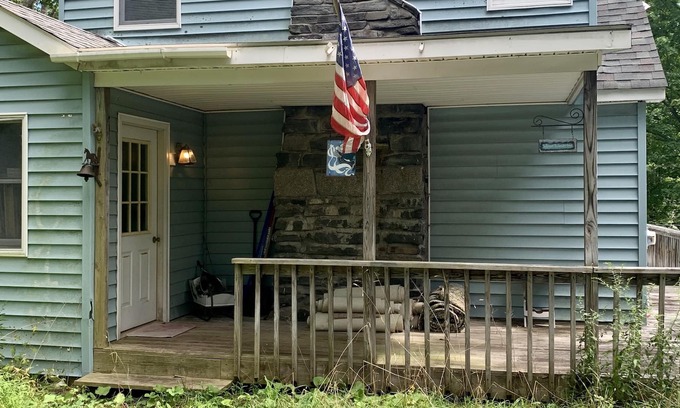 East Jewett House | Quaint Country House with Moutain Views