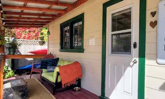 Eureka Apartment | Quaint Cozy Studio w/Offstreet Parking