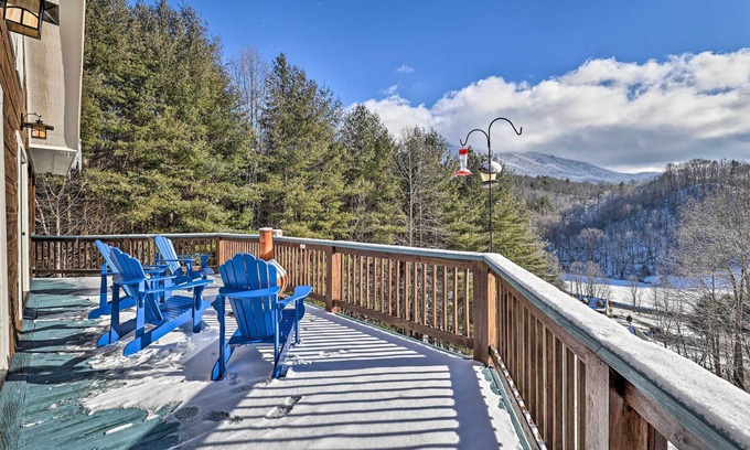 Creston Cabin | Quaint Creston Hideaway w/Mtn Views & Hot Tub!