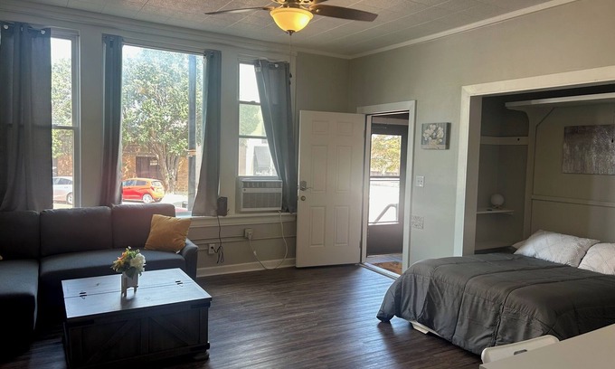 Arkansas City Apartment | Quaint Downtown Studio