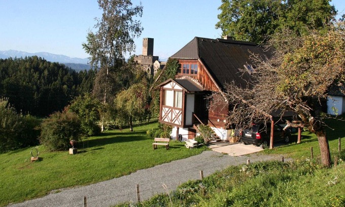 Liebenfels House | Quaint Holiday Home in Leibenfels with Barbecue