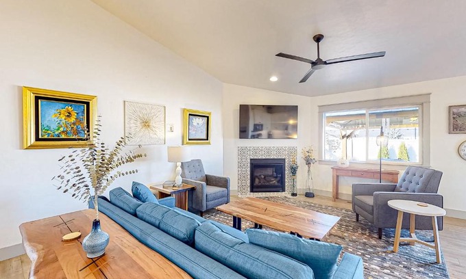Meridian House | Quaint Hollow