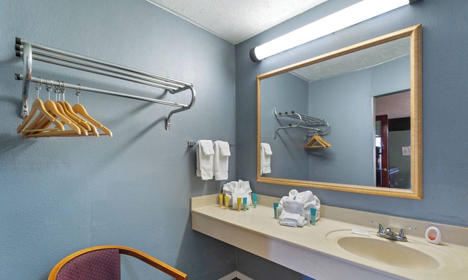 Williamsburg Hotel | Quaint hotel with AC in charming Williamsburg