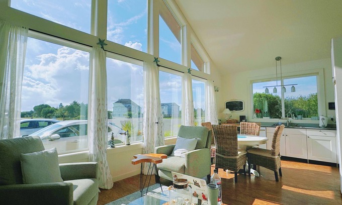 Ocean Shores House | Quaint house with WiFi in charming Ocean Shores