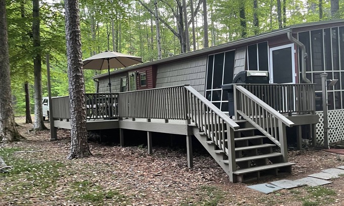 Henderson House | Quaint Kerr Lake Oasis with Private Dock!