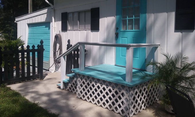 Astor Cottage | Quaint lil' place near St. John's River in Old Florida
