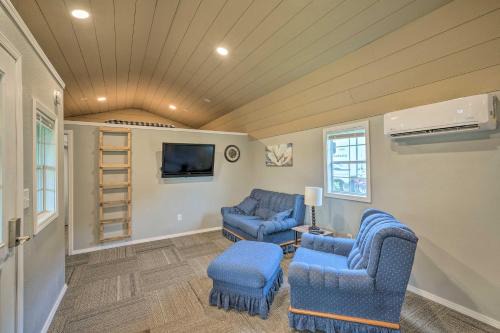 Montezuma House | Quaint Montezuma Cabin Near Lake Ponderosa!