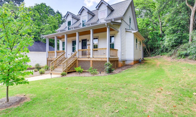 Newnan House | Quaint Newnan Vacation Rental Near State Park!