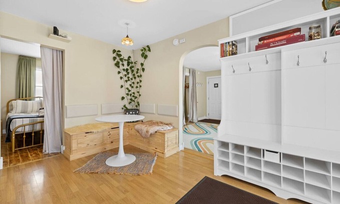 Sturgis House | Quaint on Main street