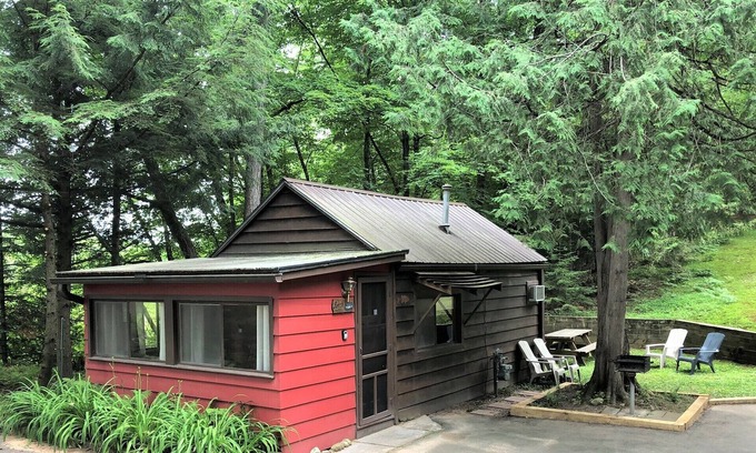 Arbor Vitae Cabin | Quaint Pet Friendly Cabin on Big Arbor Vitae Lake