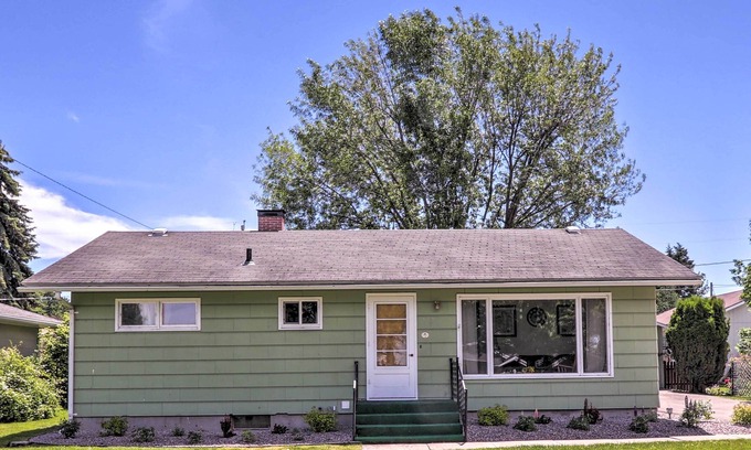 Polson House | Quaint Polson Home w/ Mtn View: Walk to Lake!
