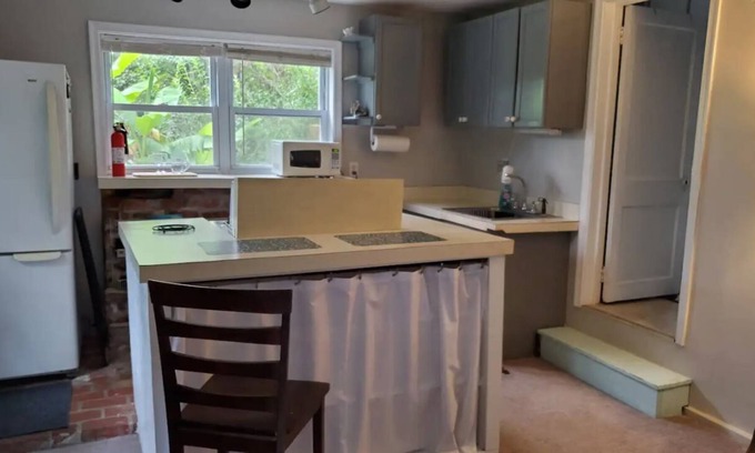 Locustville Cottage | Quaint Private Studio Cottage