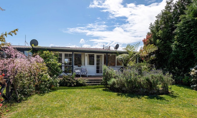 Rotorua House | Quaint, Quiet and a little bit Quirky