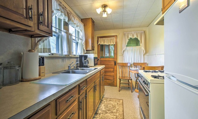 Stockton House | Quaint Stockton Escape Near Community Park!