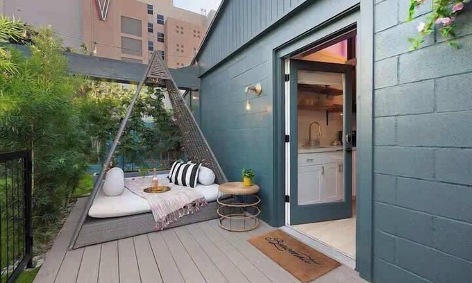 Little Italy House | Quaint Studio for 2 in the Heart of Little Italy!