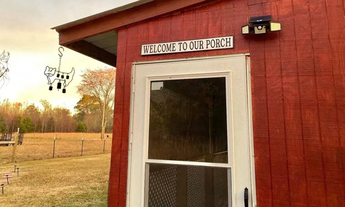 Conway Cabin | Quaint Tiny Cabin on The Farm