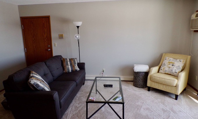 Washburn Apartment | Quaint updated apartment overlooking the Bay