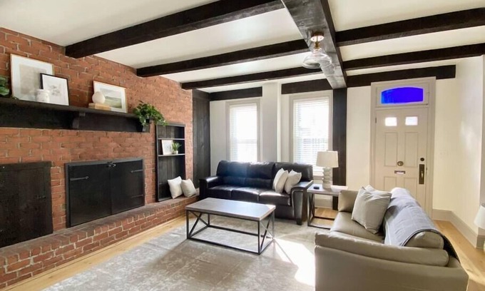 Manheim House | Quaint, Vintage Reno in Manheim