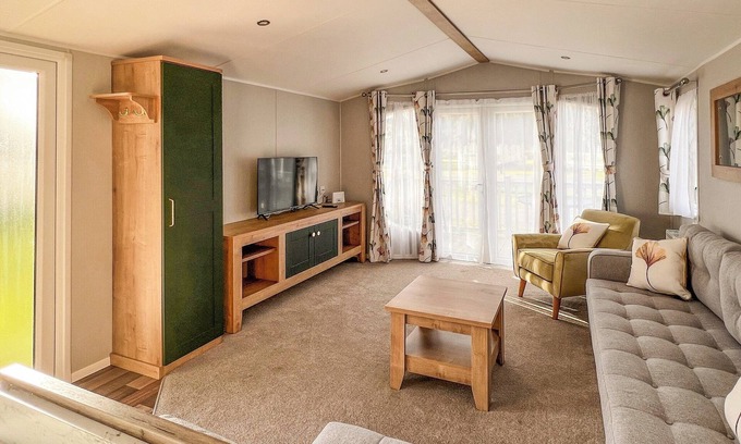 Chester House | Quality 12ft-wide caravan with one double and one twin.