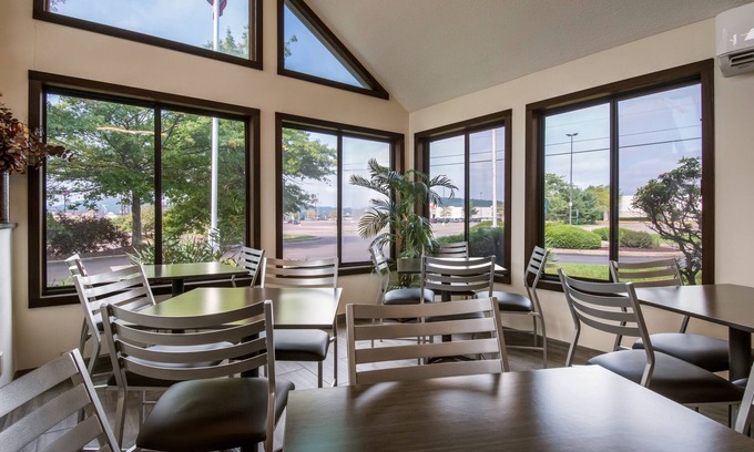 Bloomsburg Hotel | Quality Inn Bloomsburg
