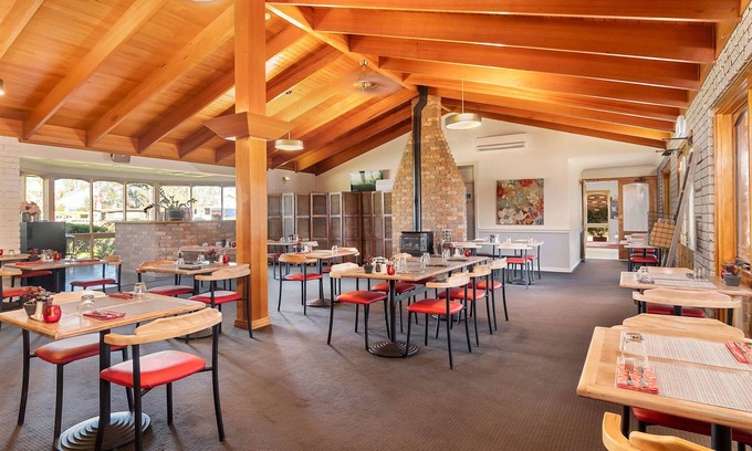 East Wagga Wagga Hotel | Quality Inn Carriage House
