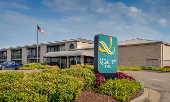 Columbus Hotel | Quality Inn Columbus
