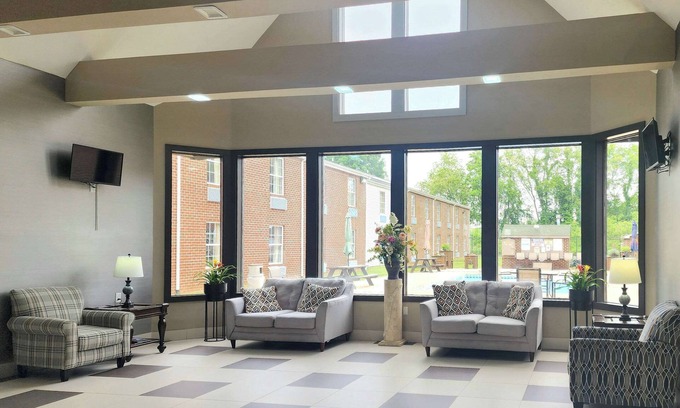 Newbern Hotel | Quality Inn Dublin I-81