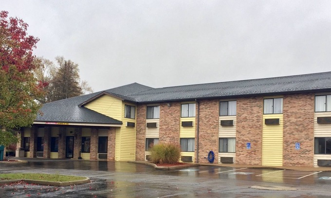 East Liverpool Hotel | Quality Inn East Liverpool - Calcutta