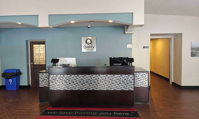 Gaylord Hotel | Quality Inn Gaylord