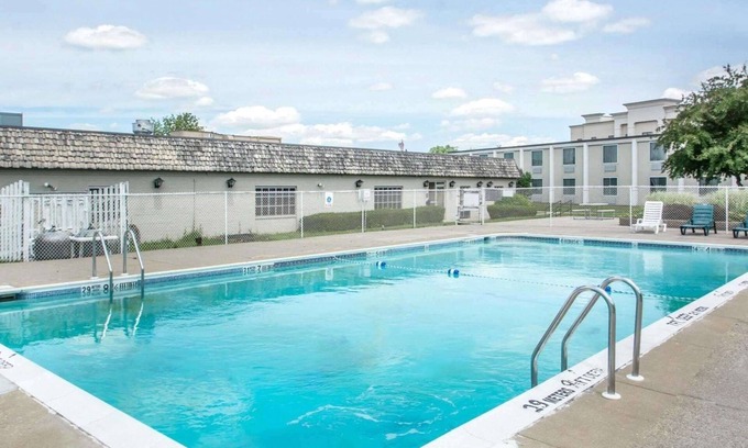 Geneseo Hotel | Quality Inn Geneseo