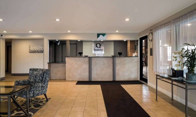 Grand Blanc Hotel | Quality Inn Grand Blanc - Flint South