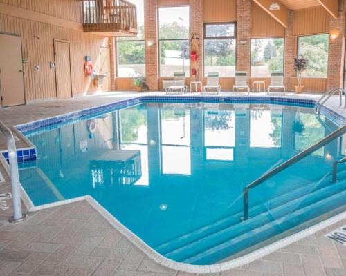 Walker Hotel | Quality Inn Grand Rapids North