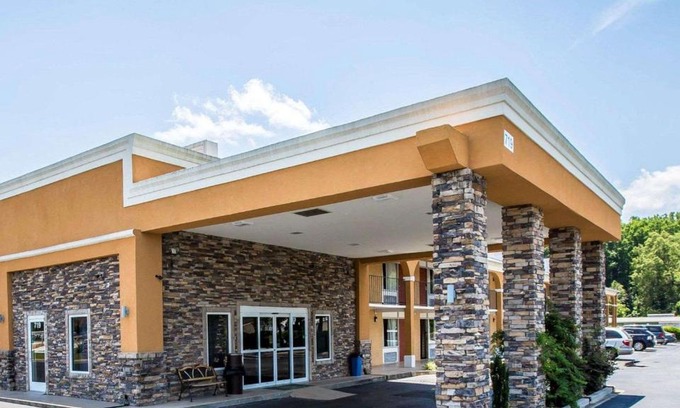 Greenwood Hotel | Quality Inn Greenwood Hwy 25