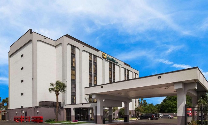 North Shore Hotel | Quality Inn Houston East I-10