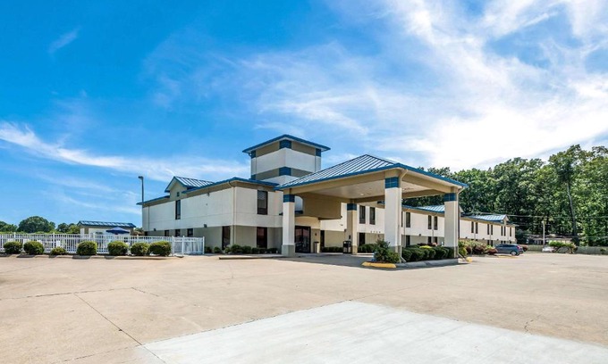 Jacksonville Hotel | Quality Inn Jacksonville near Little Rock Air Force Base