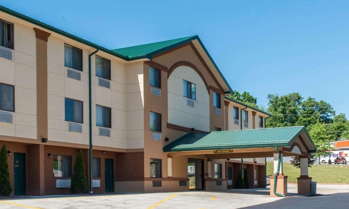 Meadville Hotel | Quality Inn Meadville