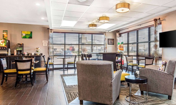 Memphis Hotel | Quality Inn Memphis Airport