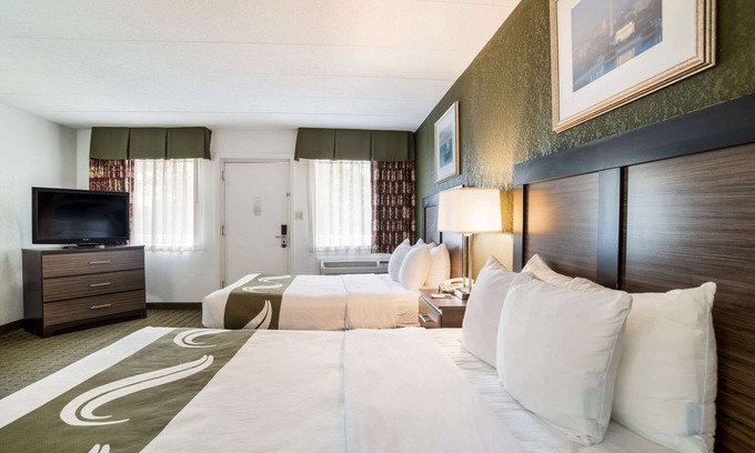 Groveton Hotel | Quality Inn Mt. Vernon