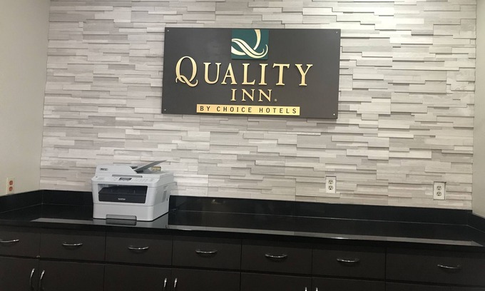 Forsyth Hotel | Quality Inn near I-72 and Hwy 51