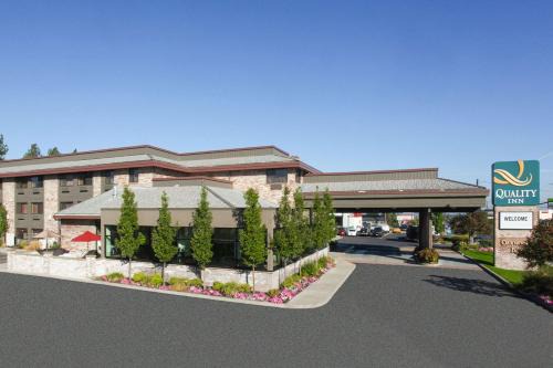North Spokane Hotel | Quality Inn Oakwood