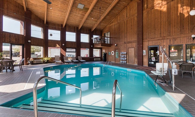 Parkersburg Hotel | Quality Inn Parkersburg North - Vienna