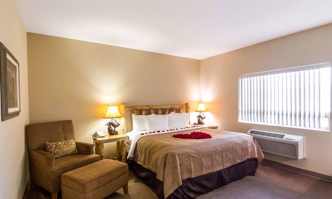 Selah Hotel | Quality Inn Selah North Park