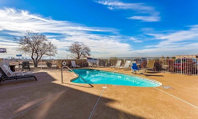 El Paso Hotel | Quality Inn & Suites El Paso I-10