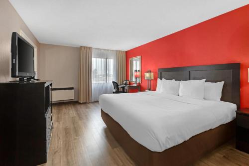 Northeast Mississauga Hotel | Quality Inn & Suites 5585 Ambler Drive Mississauga Ontario